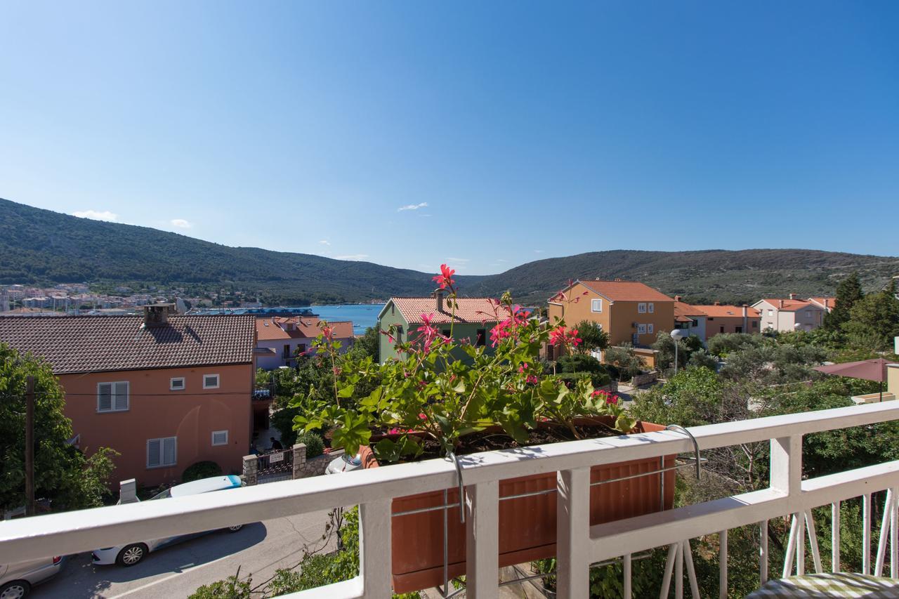 Apartment Anton Cres Luaran gambar